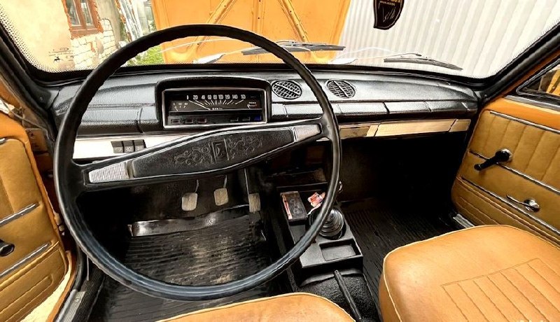 На продажу выставили "Жигули", простоявшие в гараже 20 летНа «Авито» появилось объявление о продаже ВАЗ-2101 «Жигули», выпущенного в 1980 году.