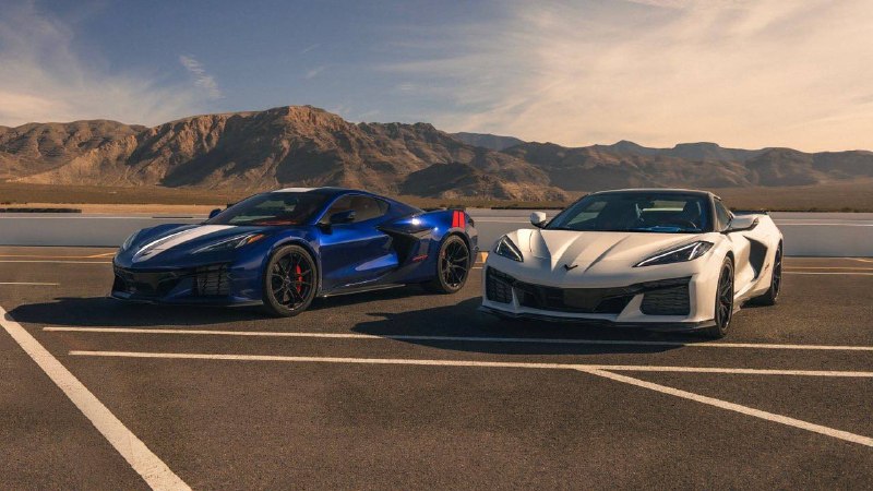 Chevrolet представила новые версии Corvette с обновленным двигателем V8 и гибридной системой