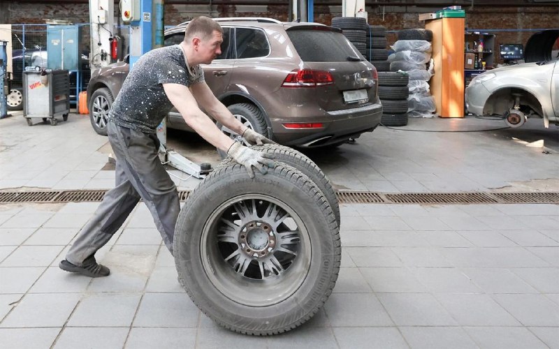 В Москве рекомендуют отложить смену зимней резины на летнюю из-за ночных заморозков В Москве рекомендуют отложить смену зимней резины на летнюю из-за ночных заморозков