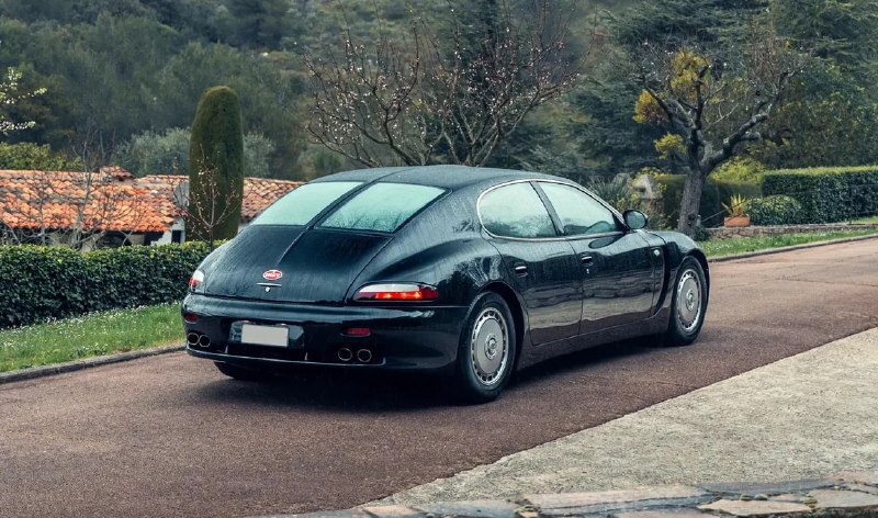 Редкий эксклюзивный Bugatti EB112 выставлен на аукцион с минимальным пробегом
