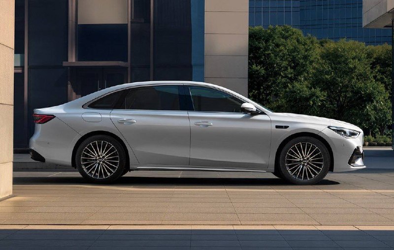Новый гибридный седан Geely Starshine 7 с полным приводом и высокой мощностью
