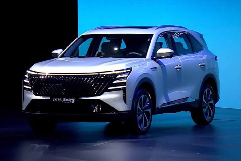 Новый гибридный Changan CS75 Plus дебютировал в Китае