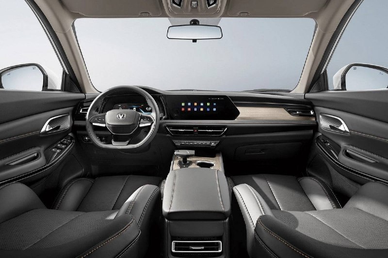 Changan представит в России новый семиместный кроссовер CS75 Pro