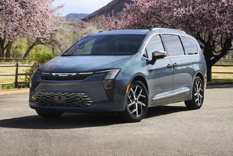 Официальный дебют обновленного минивэна Chrysler Pacifica на автосалоне в Нью-Йорке Официальный дебют обновленного минивэна Chrysler Pacifica на автосалоне в Нью-Йорке