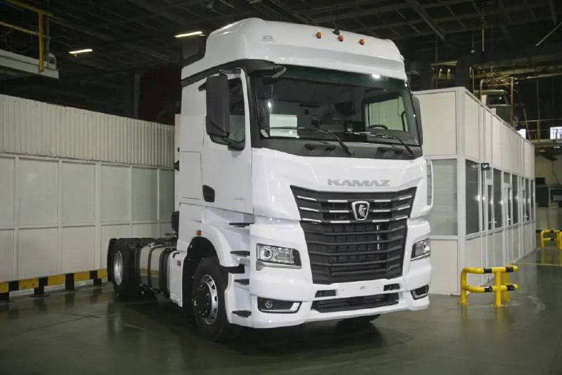 Обновлённый КамАЗ-54901 Hi-tech: инновации и улучшения