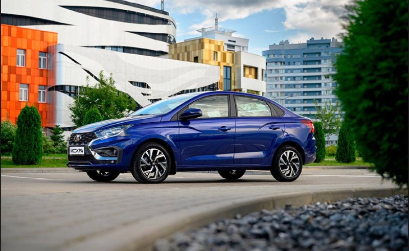 Объявлены цены и комплектации нового седана LADA Iskra