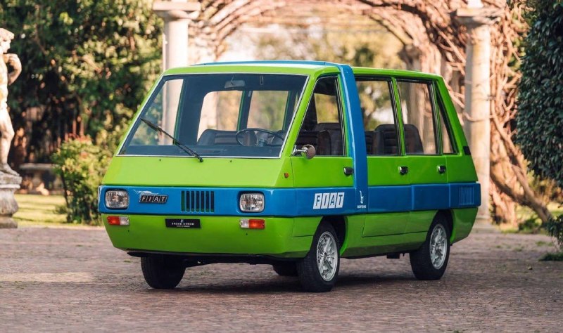 Редкий автомобиль FIAT Bertone 850 T Visitors Bus выставлен на аукцион в Италии
