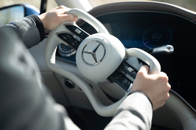 Новая технология управления для электрокара Mercedes-Benz EQS