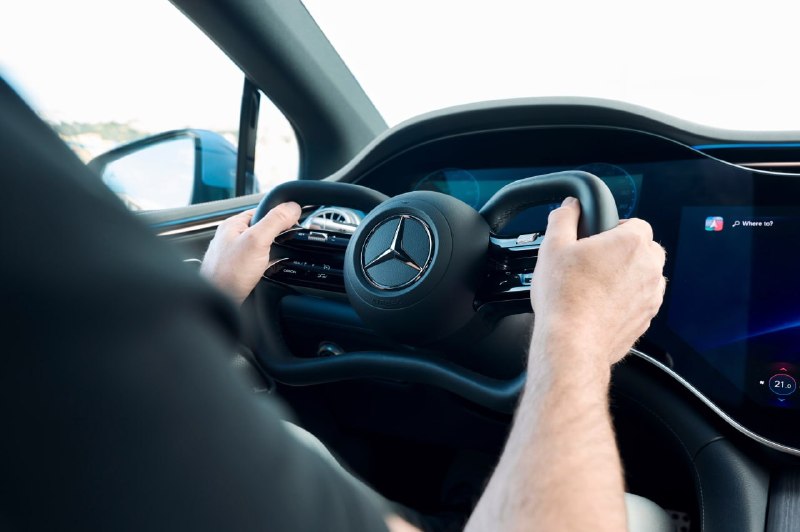 Новая технология управления для электрокара Mercedes-Benz EQS