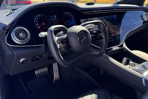 Новый Mercedes EQS переходит на джойстик вместо руля