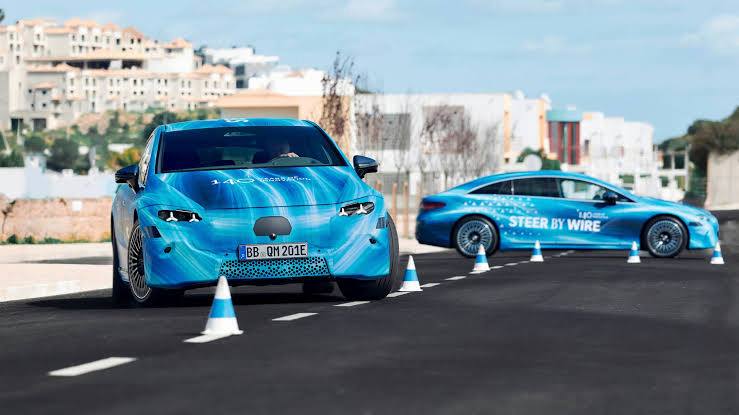 Новый Mercedes EQS переходит на джойстик вместо руля