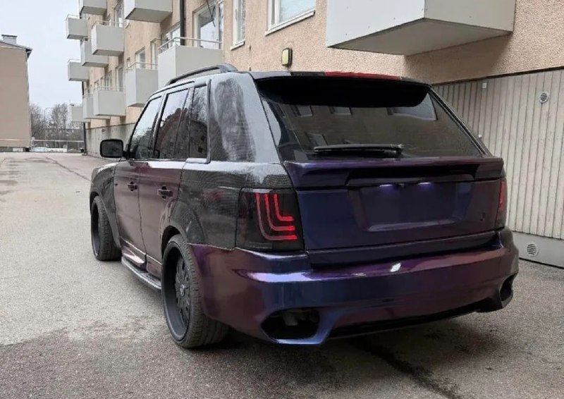 Финские мастеровые превратили устаревший внедорожник в копию престижного Rolls-Royce Cullinan Финские мастеровые превратили устаревший внедорожник в копию престижного Rolls-Royce Cullinan