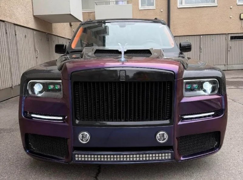 Финские мастеровые превратили устаревший внедорожник в копию престижного Rolls-Royce Cullinan Финские мастеровые превратили устаревший внедорожник в копию престижного Rolls-Royce Cullinan