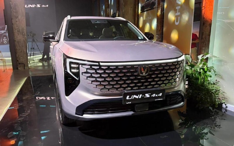 В России представлен обновленный кроссовер Changan Uni-S с полным приводом