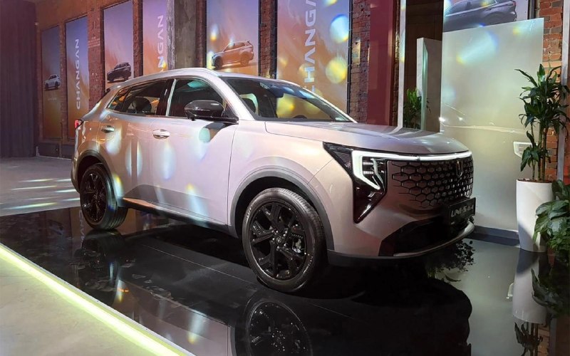 В России представлен обновленный кроссовер Changan Uni-S с полным приводом
