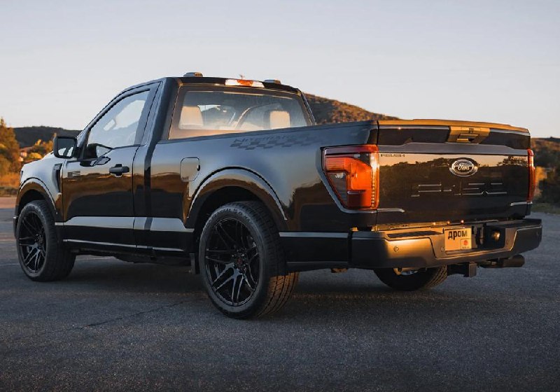 Sporty Ford F-150 с мощным твин-турбо двигателем и улучшенной подвеской