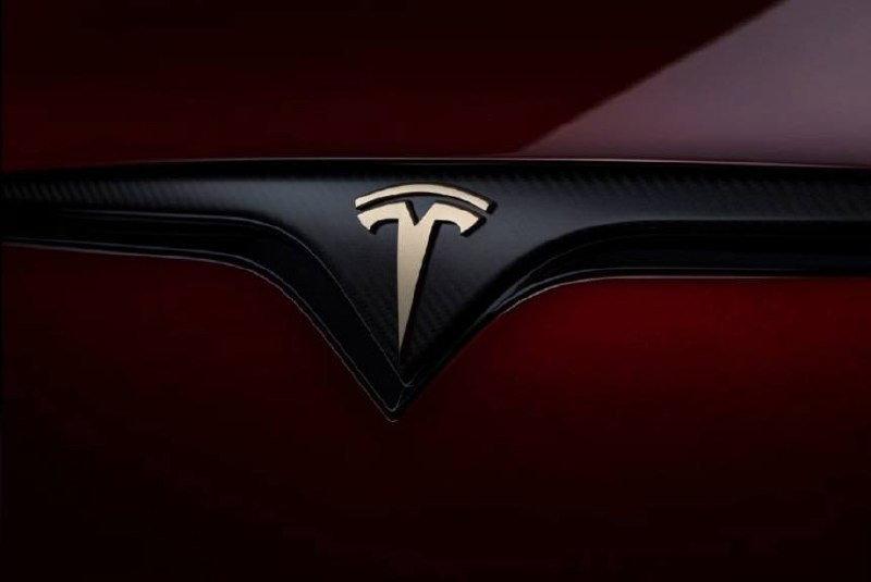 Tesla Model S и X получили прощальную спецверсию Signature Tesla Model S и X получили прощальную спецверсию Signature