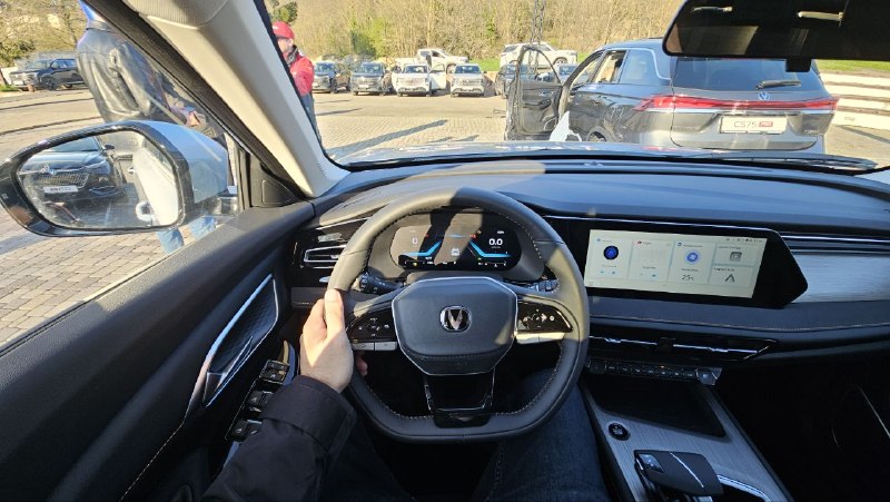 Changan CS75 Pro: старт продаж большого кроссовера с богатой комплектацией и ценой от 2,9 млн рублей