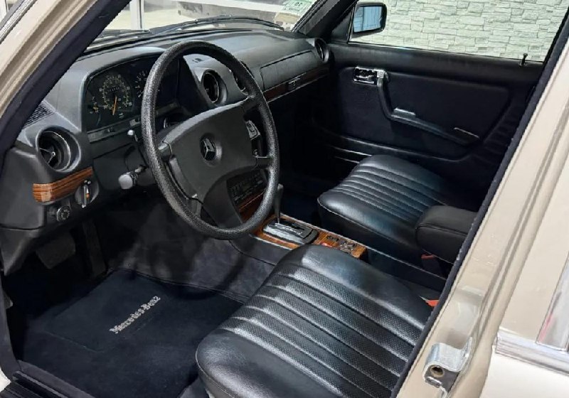 Mercedes-Benz 300D Turbo 1985 с пробегом около 29 000 км ушёл на аукцион Mercedes-Benz 300D Turbo 1985 с пробегом около 29 000 км ушёл на аукцион