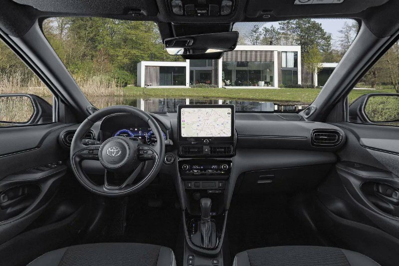 Обновленный Toyota Yaris Cross: рестайлинг, новый интерьер и гибриды Обновленный Toyota Yaris Cross: рестайлинг, новый интерьер и гибриды