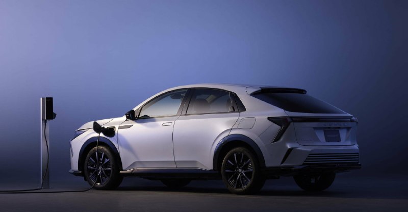 Honda возвращает Insight в Японии: электрический кроссовер с купеобразным кузовом