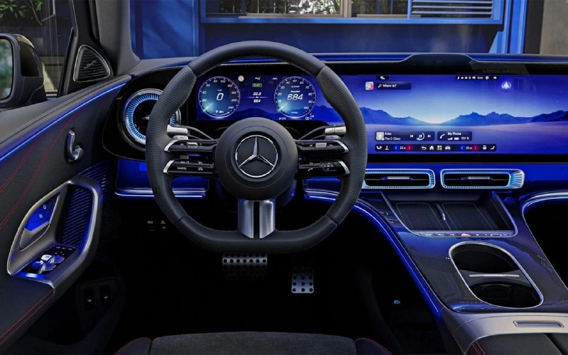 Салон нового Mercedes C-Class: дисплеи, подсветка и варианты отделки