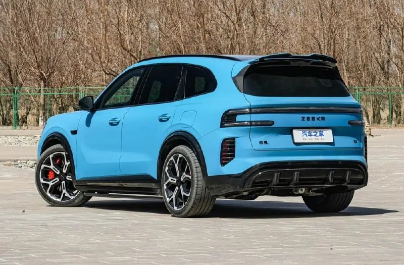 Zeekr 8X: 1400 л.с., 410 км на электротяге и большой салон на 5–6 мест Zeekr 8X: 1400 л.с., 410 км на электротяге и большой салон на 5–6 мест