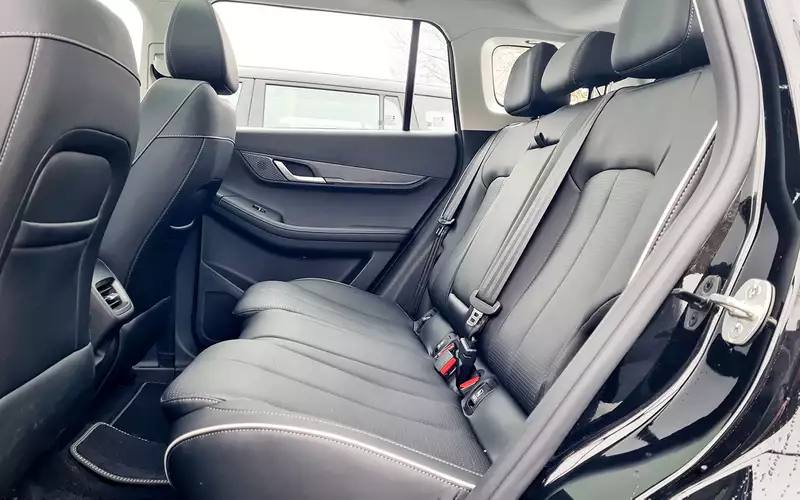 Китайский «Range Rover» J6: за 2,5 млн и всё ли так хорошо? Китайский «Range Rover» J6: за 2,5 млн и всё ли так хорошо?