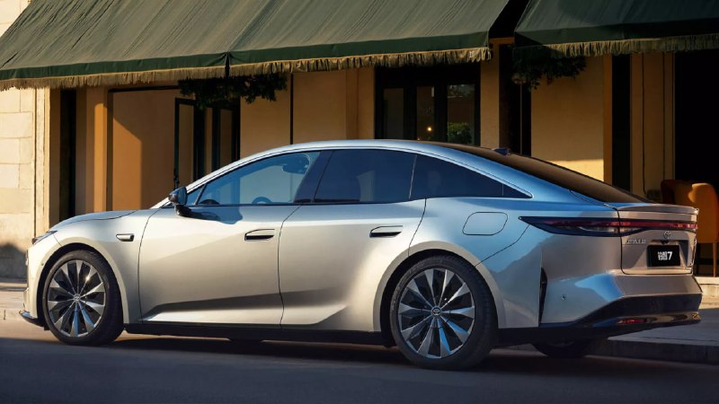 Toyota bZ7: в Китае стартовали продажи большого электроседана Toyota bZ7: в Китае стартовали продажи большого электроседана