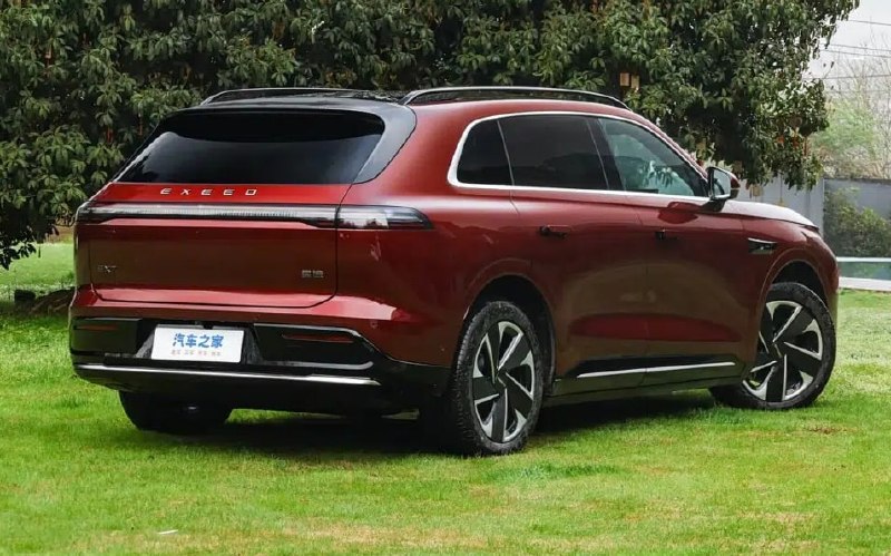 Chery показала новый премиальный кроссовер Exeed EX7 Chery показала новый премиальный кроссовер Exeed EX7