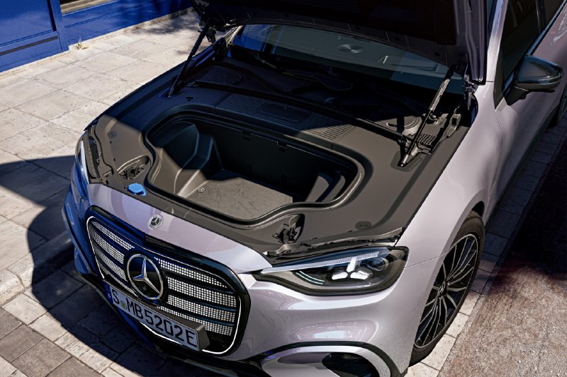 Mercedes представил полностью электрический C-Class: 490 л.с., 762 км и 800-вольтная зарядка