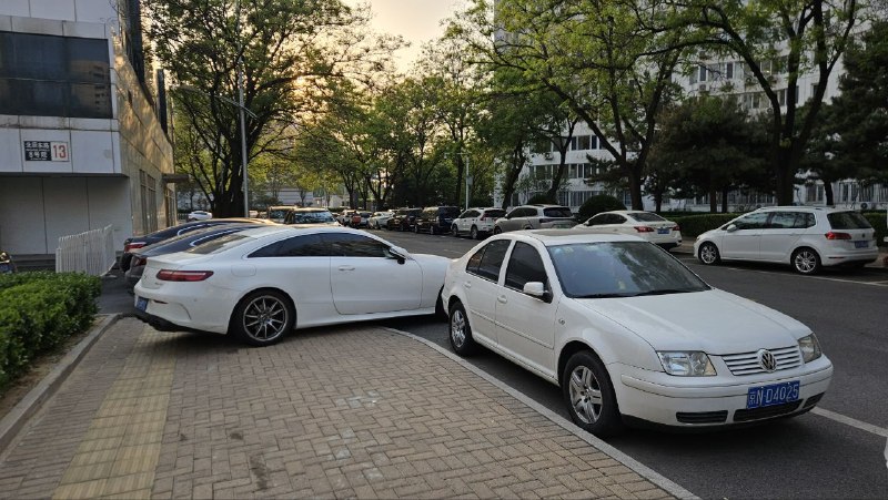 Пекин без суеты: опыт поездок на минивэнах и впечатления от китайского автотрафика Пекин без суеты: опыт поездок на минивэнах и впечатления от китайского автотрафика