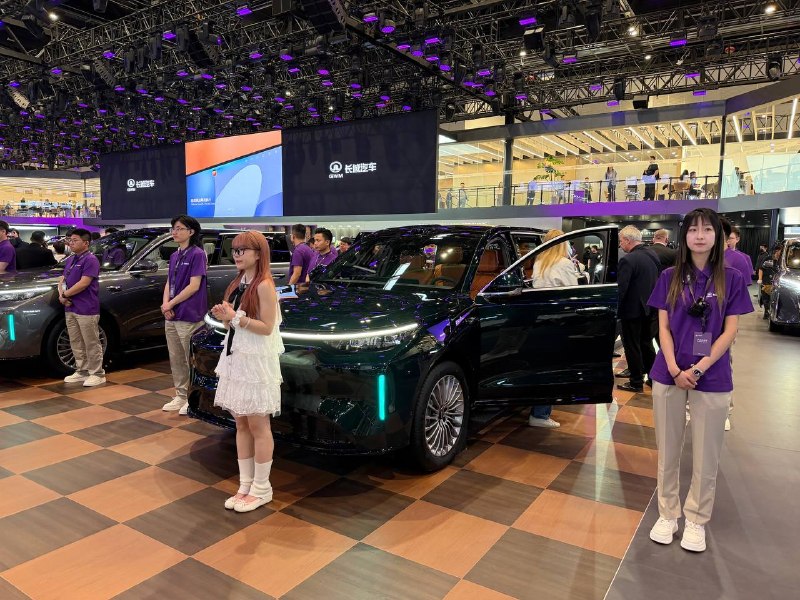Пекинский автосалон 2026: роботы, онлайн-продажи и новые ИИ-технологии Пекинский автосалон 2026: роботы, онлайн-продажи и новые ИИ-технологии