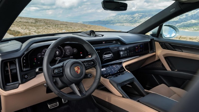 Электрический Porsche Cayenne Coupe представили на премьере в Пекине