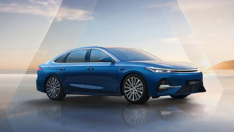 Geely представила Galaxy A7 EV и Galaxy A7 EM: электрический и подключаемый гибрид
