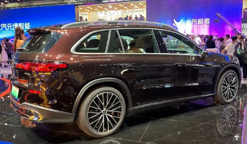 Mercedes показал удлинённый электрокроссовер GLC L
