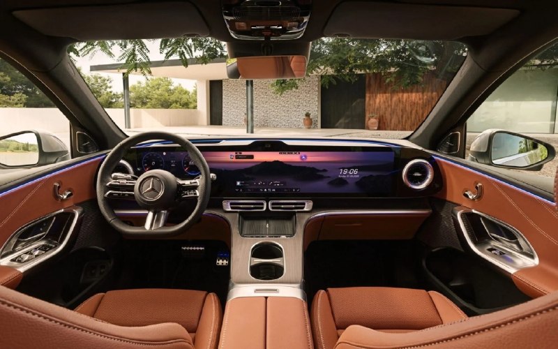 Mercedes показал удлинённый электрокроссовер GLC L