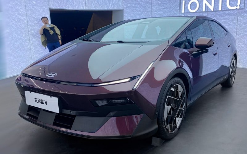 Hyundai представил электрокар Ioniq V для Китая