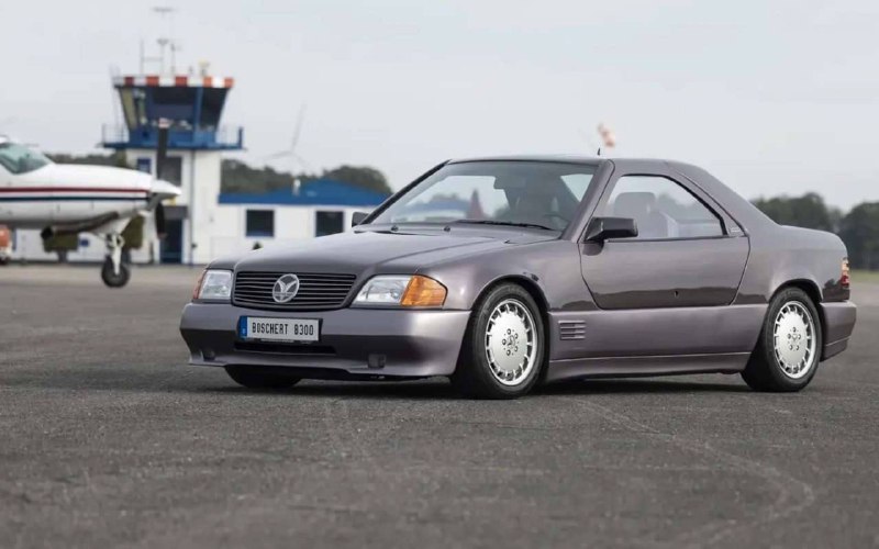 Уникальный Mercedes-Benz с дверями «как у 300 SL» ушёл на аукционе за 40 млн рублей Уникальный Mercedes-Benz с дверями «как у 300 SL» ушёл на аукционе за 40 млн рублей