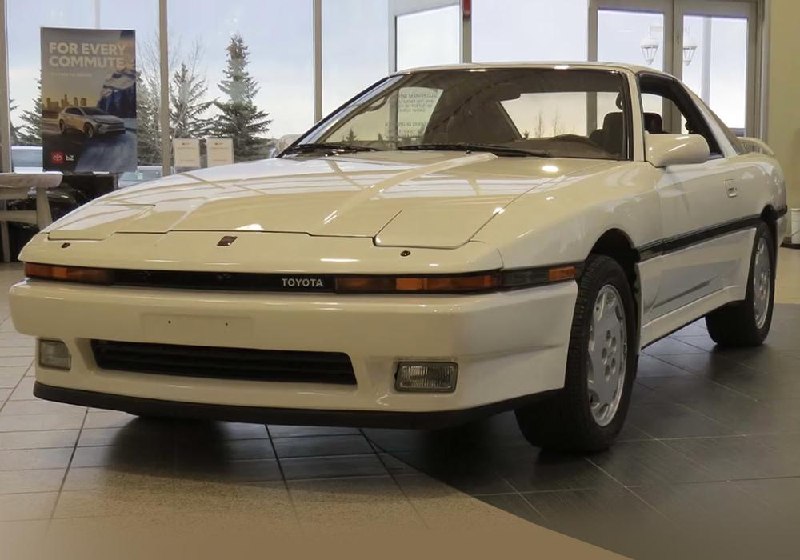 Редкая Toyota Supra 1988: пробег всего 8 449 км и заводское состояние