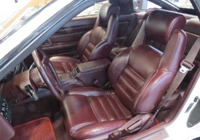 Редкая Toyota Supra 1988: пробег всего 8 449 км и заводское состояние