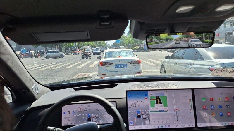 Экскурсия в Баодине: журналисты протестировали автопилот Wey с уровнем 2+ Экскурсия в Баодине: журналисты протестировали автопилот Wey с уровнем 2+