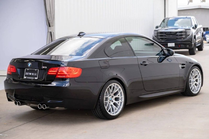BMW M3 E92 2011 продали в США за рекордную цену BMW M3 E92 2011 продали в США за рекордную цену
