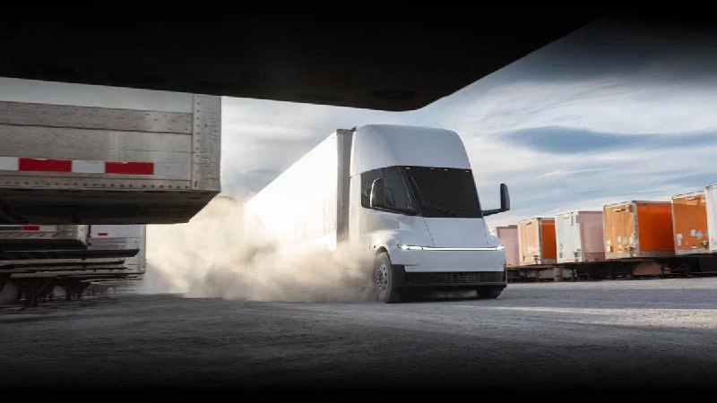 Tesla Semi запущен в серийное производство спустя 9 лет после анонса