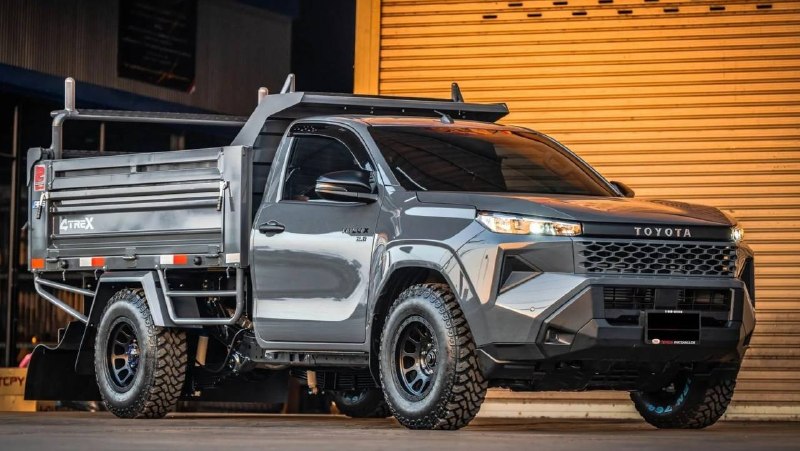 Toyota Hilux Travo превратили в 5-тонный самосвал Toyota Hilux Travo превратили в 5-тонный самосвал