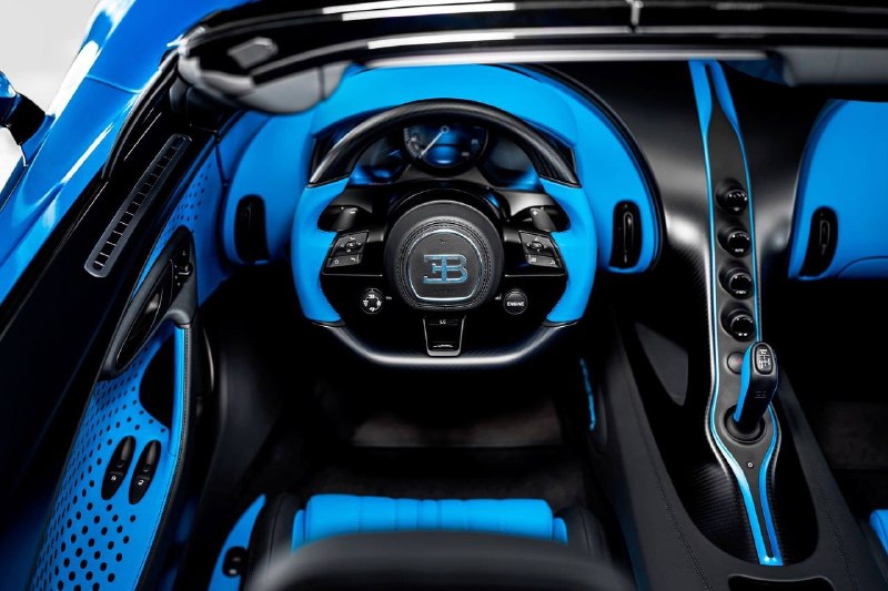 Bugatti показала родстер W16 Mistral в образе крыльев стрекозы Bugatti показала родстер W16 Mistral в образе крыльев стрекозы