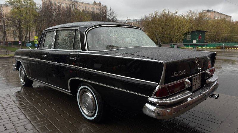 Редчайший Mercedes-Benz W112 300SE 1964 готовят к автопробегу Редчайший Mercedes-Benz W112 300SE 1964 готовят к автопробегу