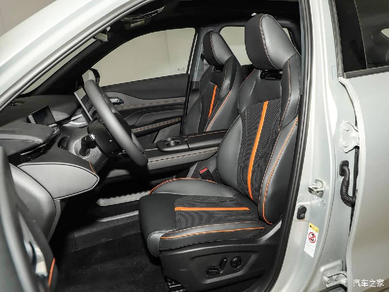 Changan обновил UNI-Z: рестайлинг, новый мультимедийный интерфейс и турбомотор Changan обновил UNI-Z: рестайлинг, новый мультимедийный интерфейс и турбомотор