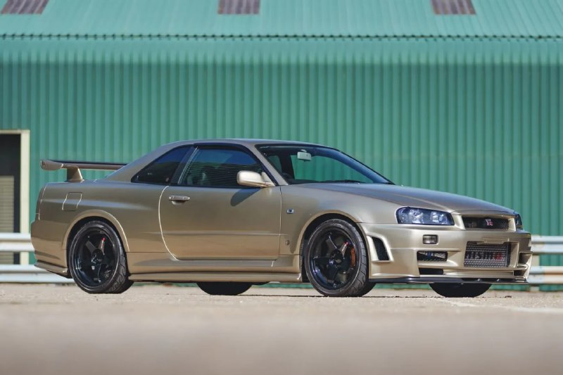 Пять Nissan Skyline GT-R R34 на аукционе: от 3 млн евро и редких версий Пять Nissan Skyline GT-R R34 на аукционе: от 3 млн евро и редких версий