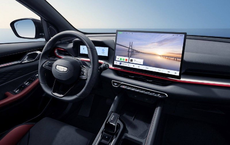 Geely возвращает Coolray в Россию: кроссовер получил 174-сильный турбомотор